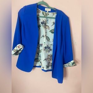Skies are blue women’s blue blouse size medium